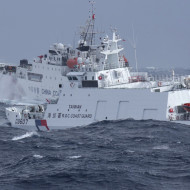 2024年台灣海巡署吉安號驅離花蓮近海的中國海警船（美聯社/達志影像提供）